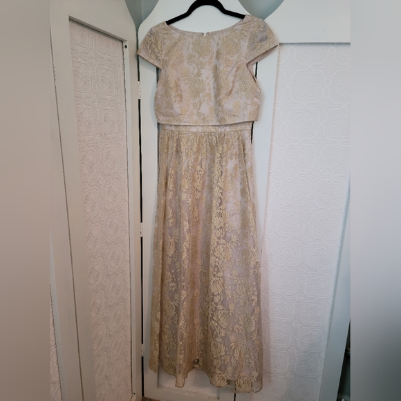 Adrianna Papell Floral Gold Lace Prom Maxi Dress - Picture 2 of 13
